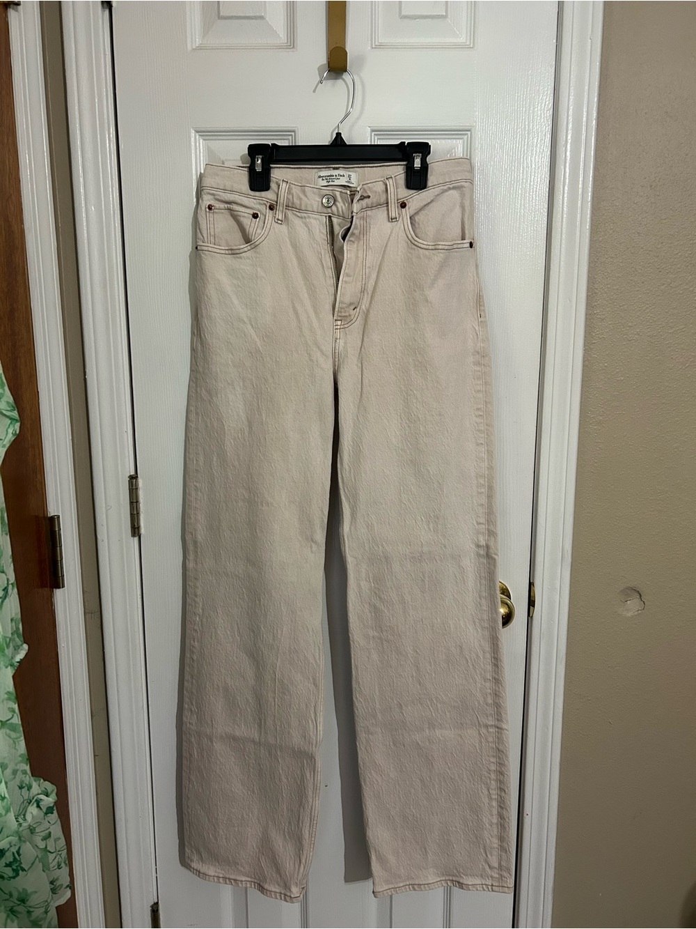 Abercrombie & Fitch Cream Wide-Leg Jeans